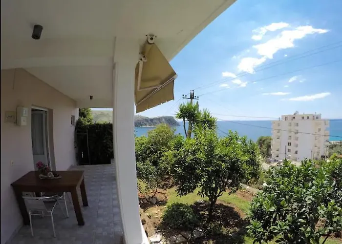 ★ Meniko's House ★ Cozy Nest Himarë