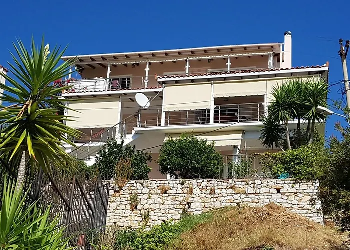 ★ Meniko's House ★ Cozy Nest * Himarë